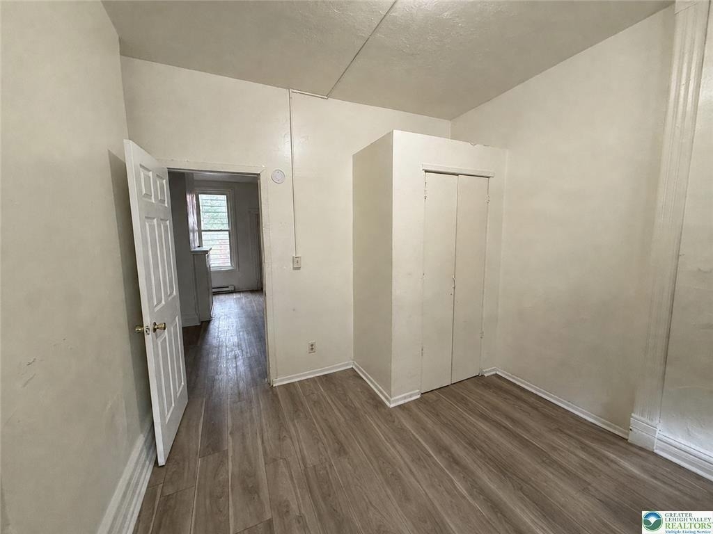 518 W Tilghman Street - Photo 4