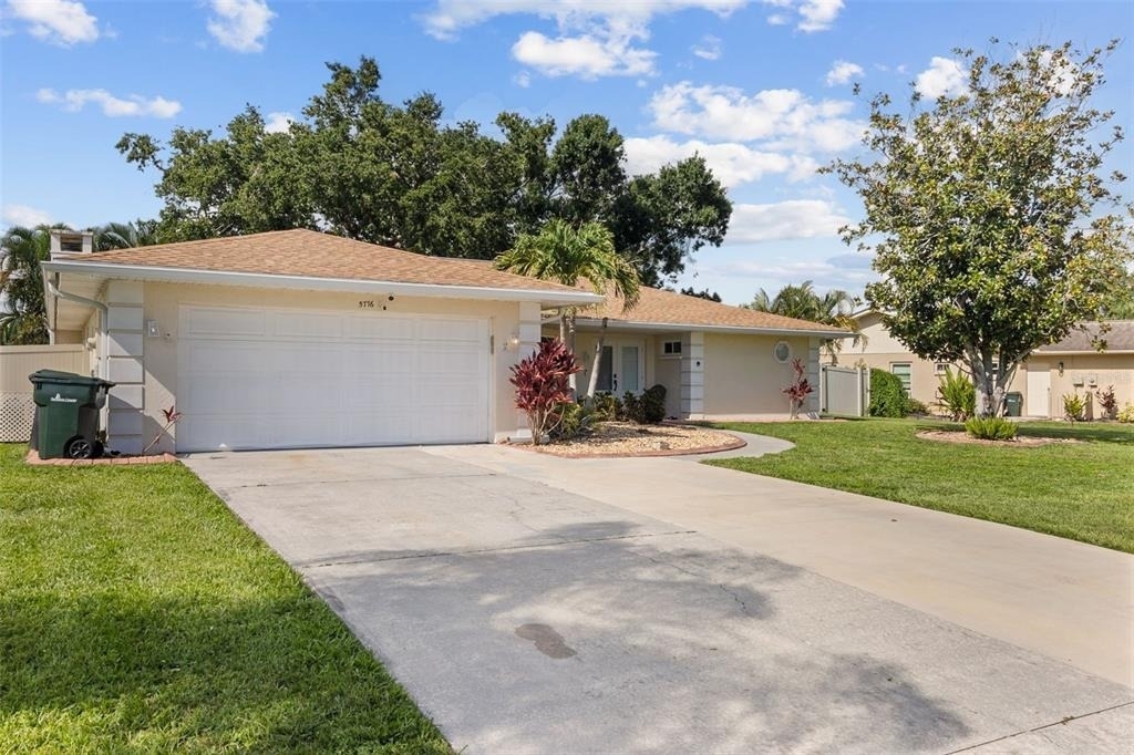 5776 Augusta Circle - Photo 3