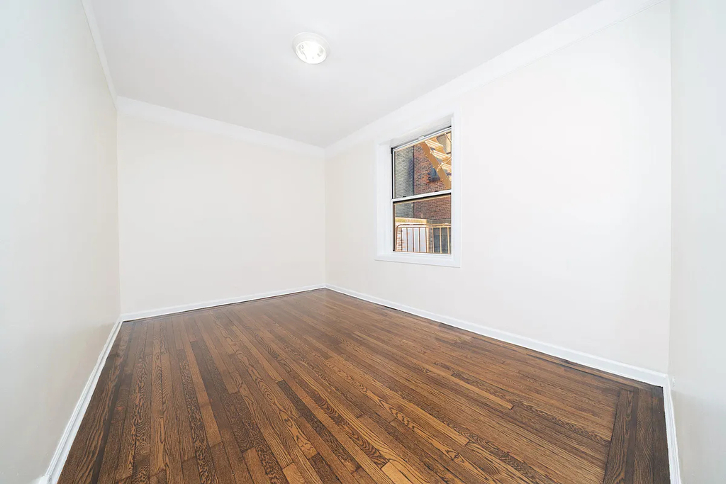 West 13th Street - Photo 4