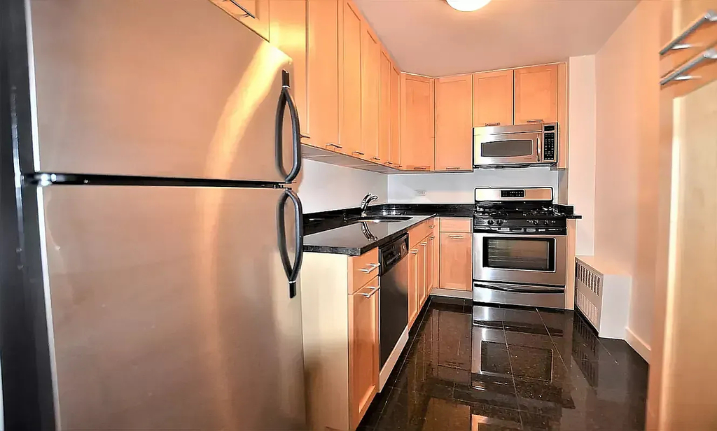 333 East 49th Street - Photo 2