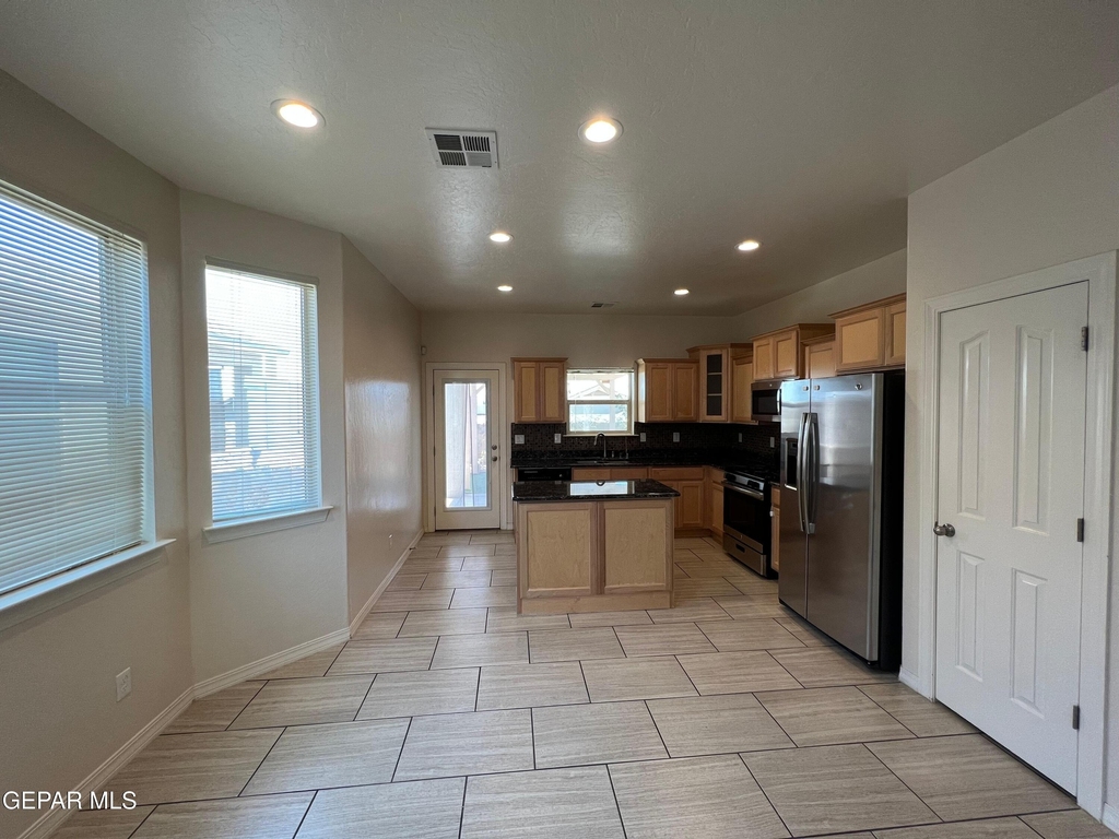 147 N Manzanita Drive - Photo 5