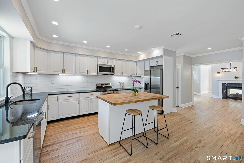 7 Edgewood Street - Photo 0