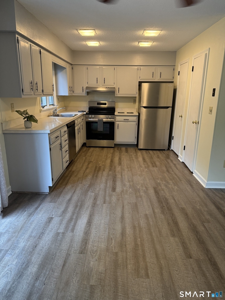 137 West Bridge Street - Photo 0