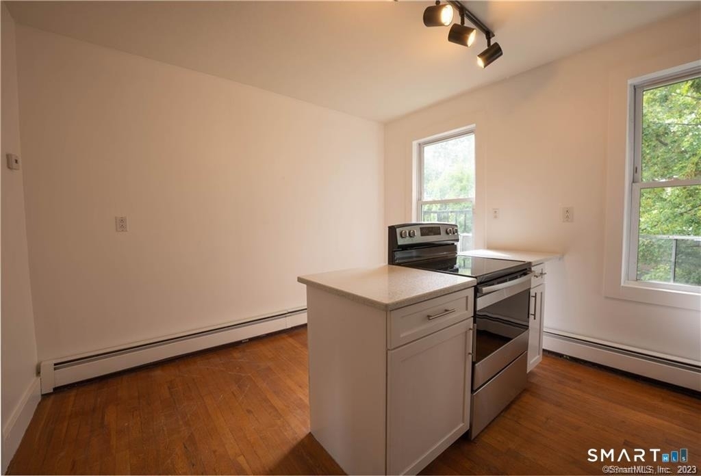 100 Lyon Street - Photo 2