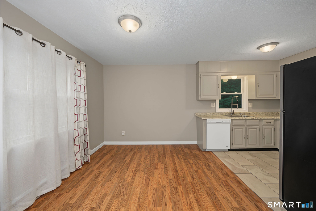 6 Irving Place - Photo 3
