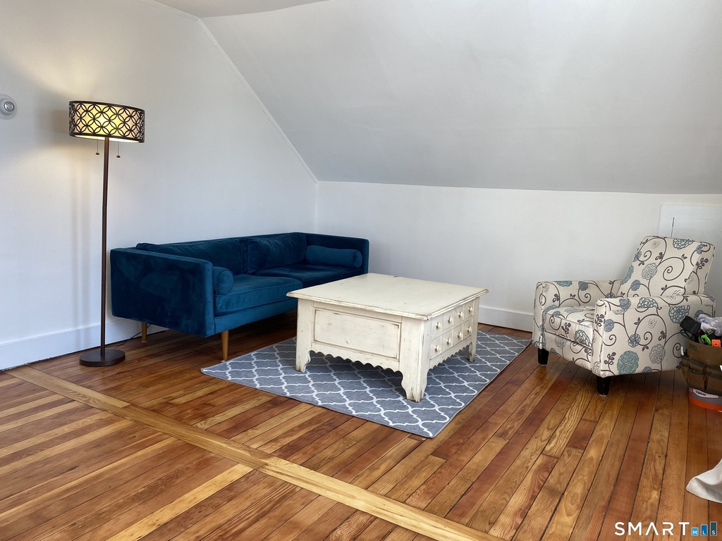51 Indian Neck Avenue - Photo 1