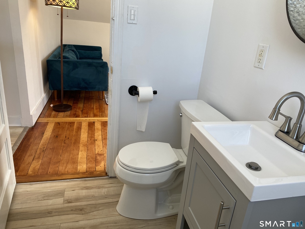 51 Indian Neck Avenue - Photo 8