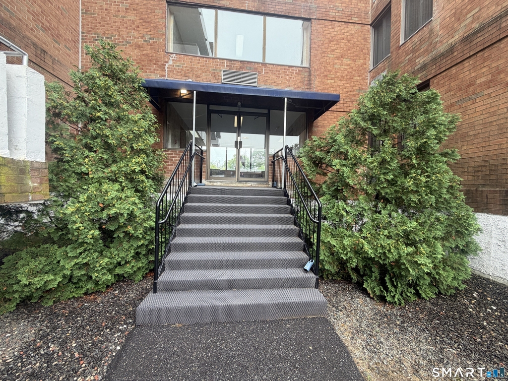 1460 Elm Street - Photo 18