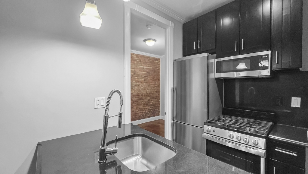 314 East 106th Street - Photo 4