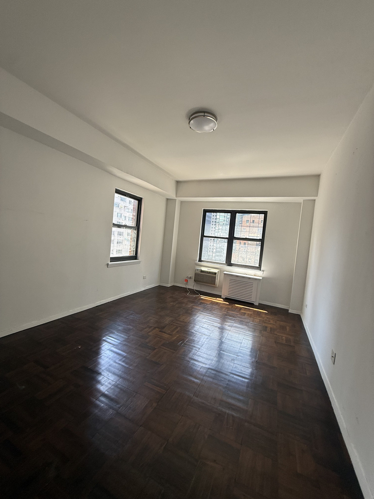 157 East 57th Street - Photo 9