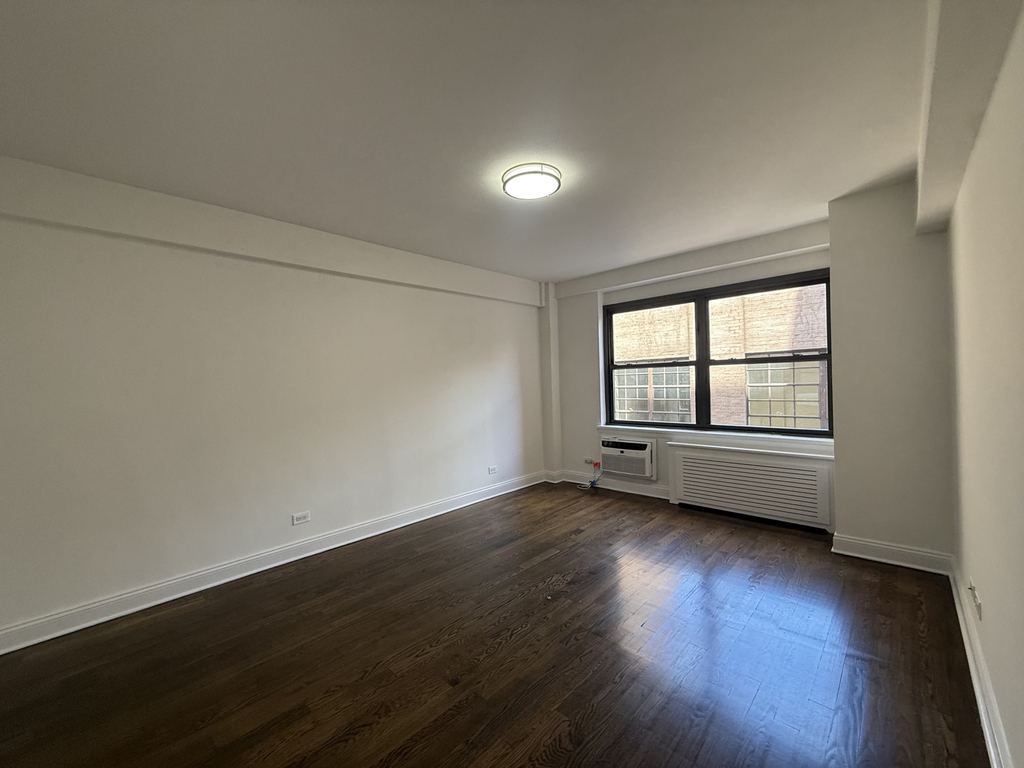 157 East 57th Street - Photo 12