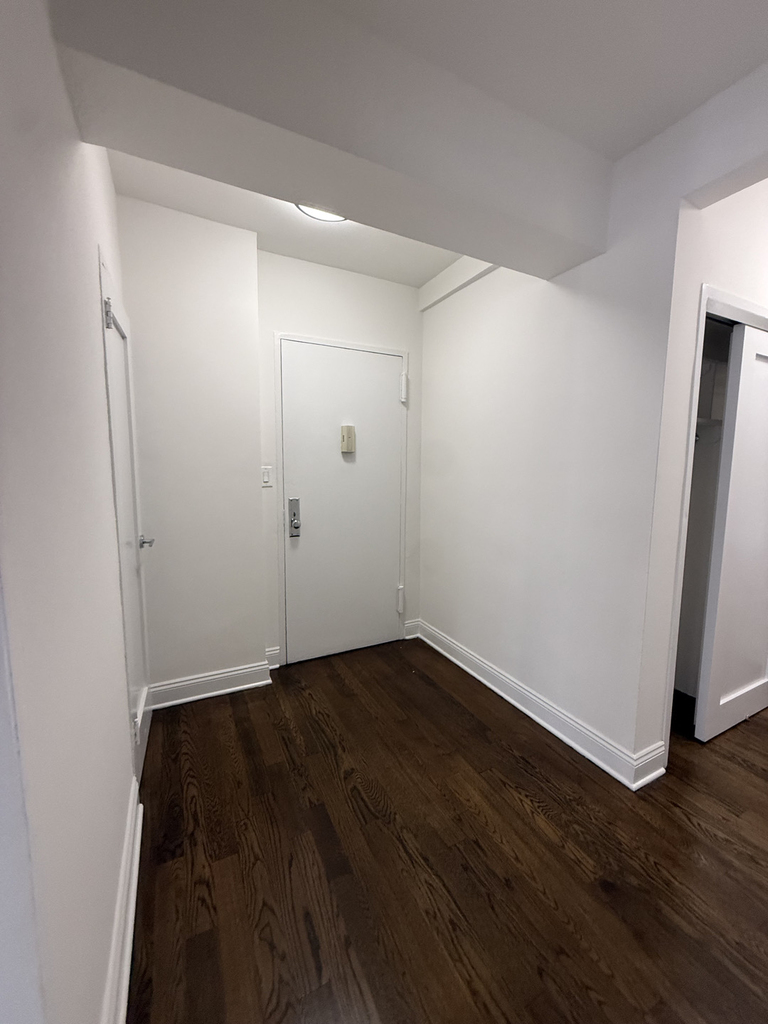 157 East 57th Street - Photo 6