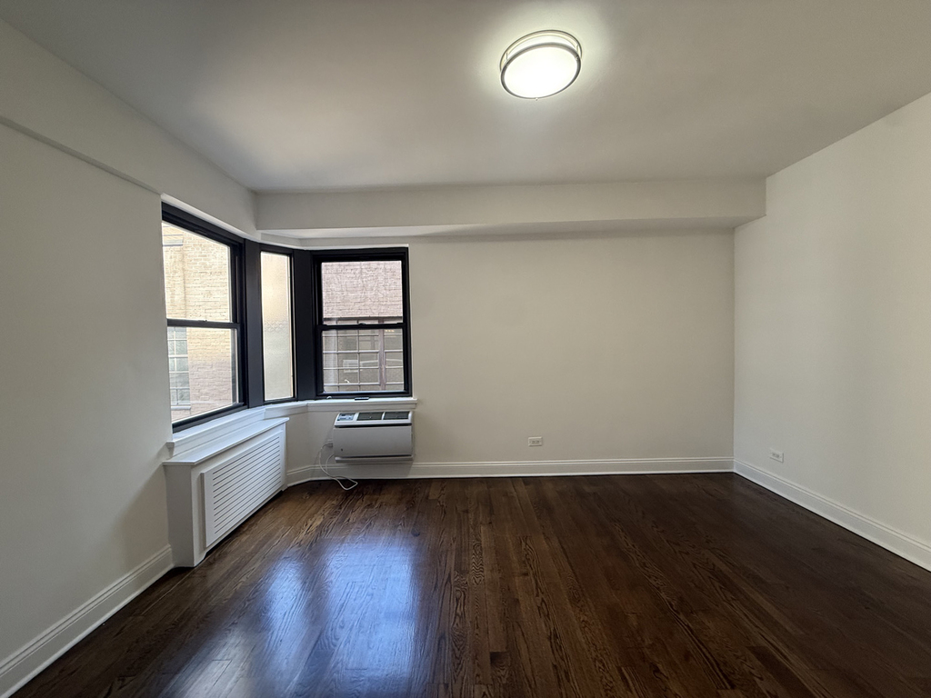 157 East 57th Street - Photo 8