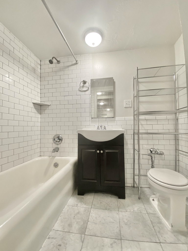 East 44th Street - Photo 8