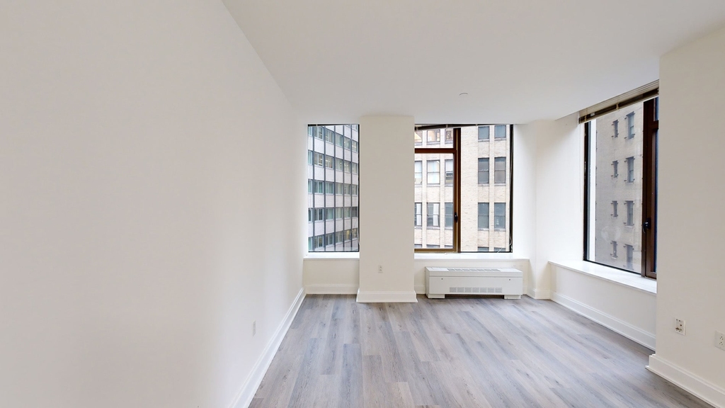 10 Hanover Square - Photo 2