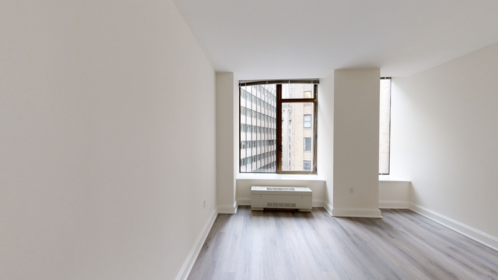 10 Hanover Square - Photo 3