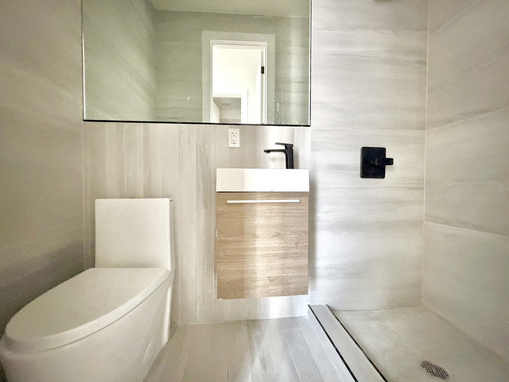 978 Bedford Avenue - Photo 5