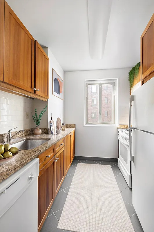 515 East 14th Street - Photo 4