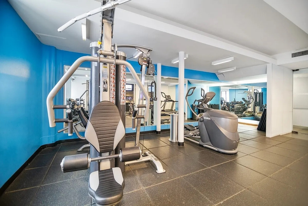 410 West 53rd Street - Photo 3
