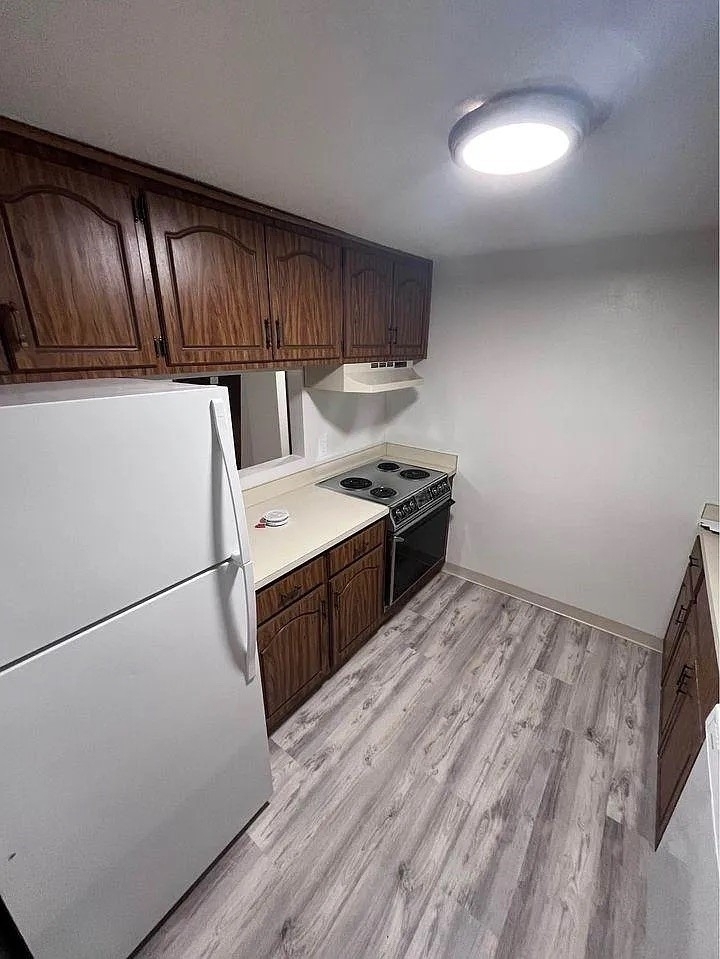 400 East Main Street - Photo 2