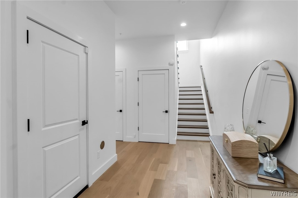 240 Lakefront Boulevard - Photo 2