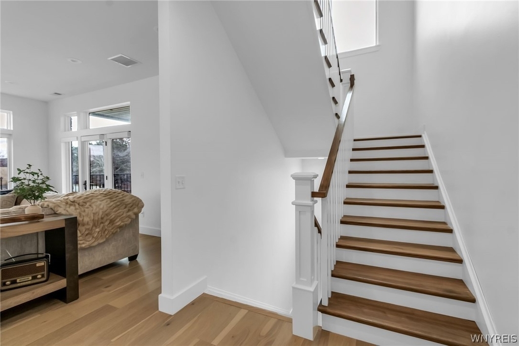 240 Lakefront Boulevard - Photo 7