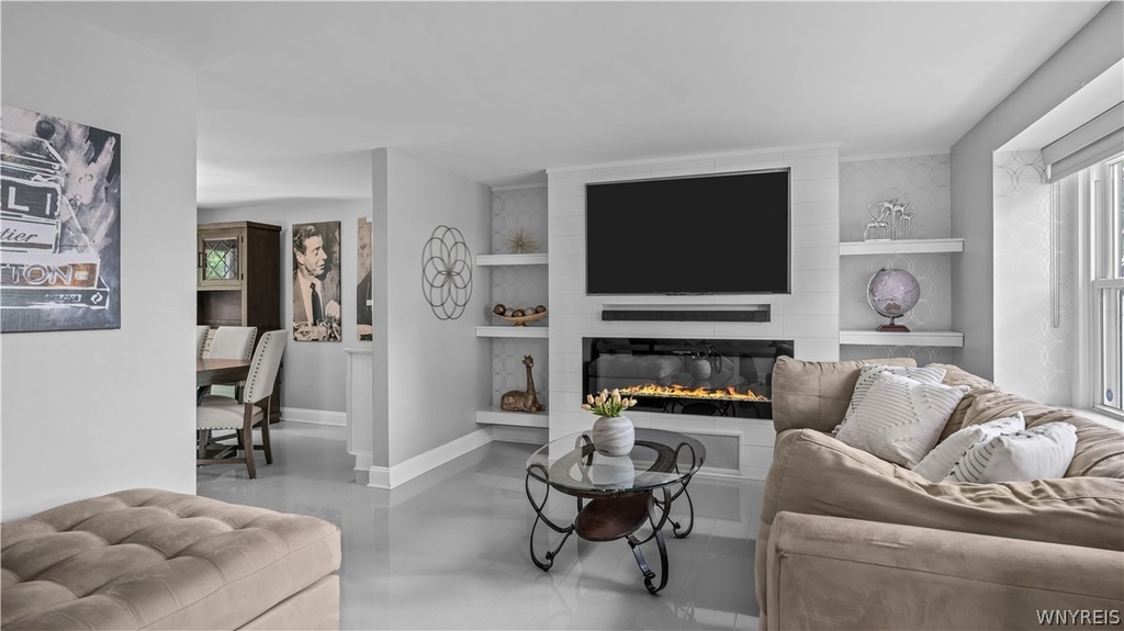 25 Villa Park - Photo 3