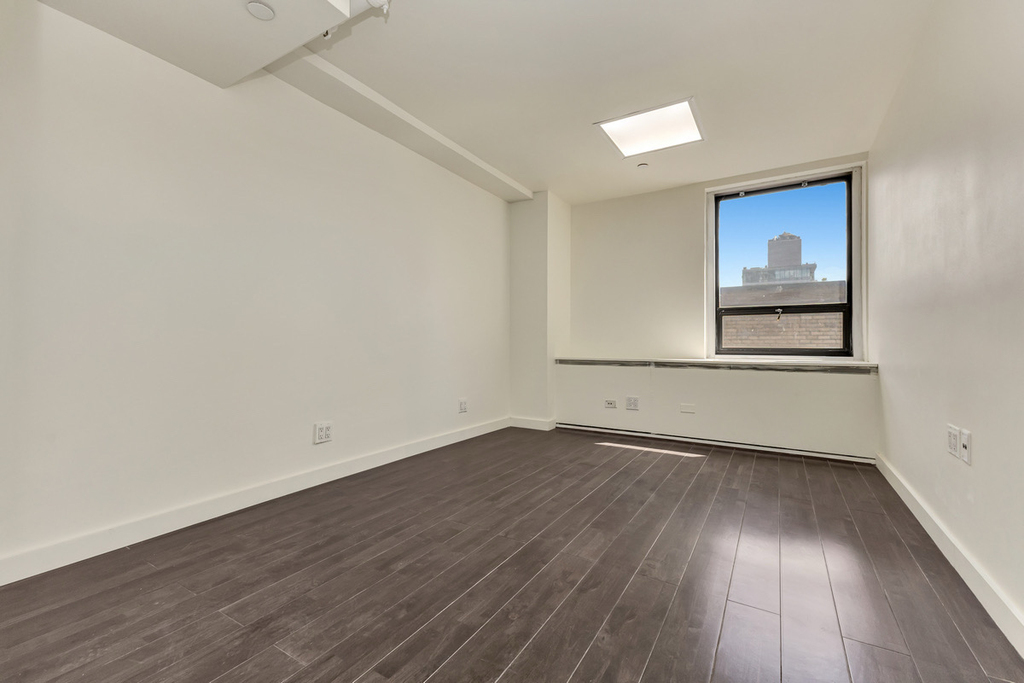 369 Lexington Avenue - Photo 2
