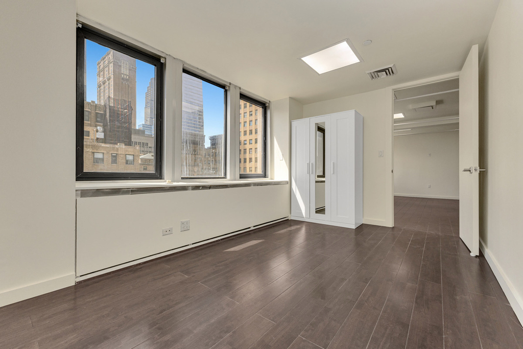 369 Lexington Avenue - Photo 3