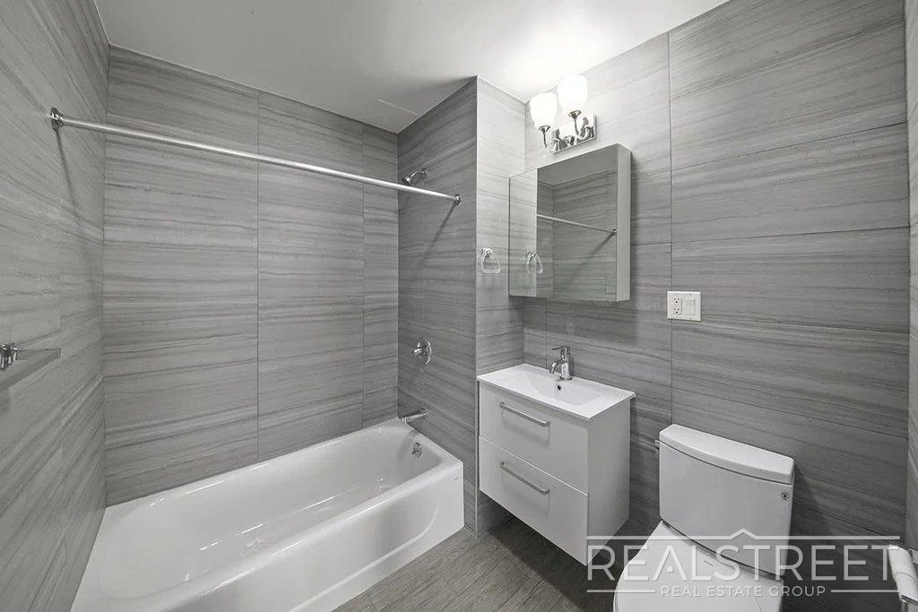 90-02 Queens Blvd - Photo 4
