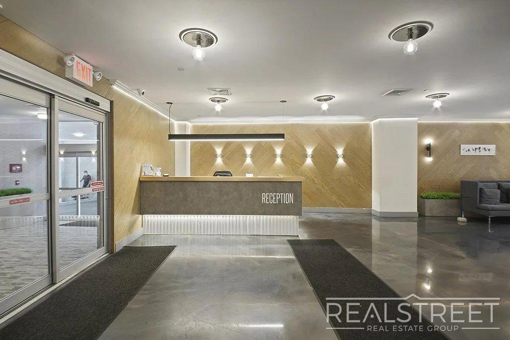 90-02 Queens Blvd - Photo 8