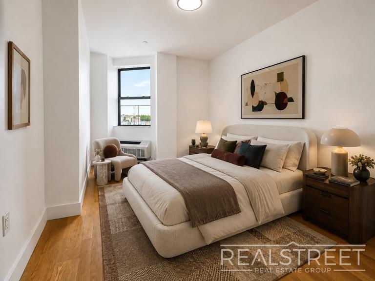 90-02 Queens Blvd - Photo 4
