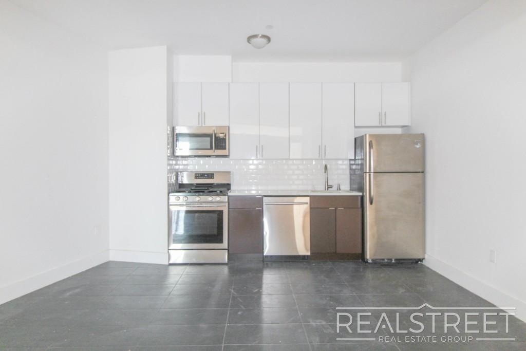 90-02 Queens Blvd - Photo 5