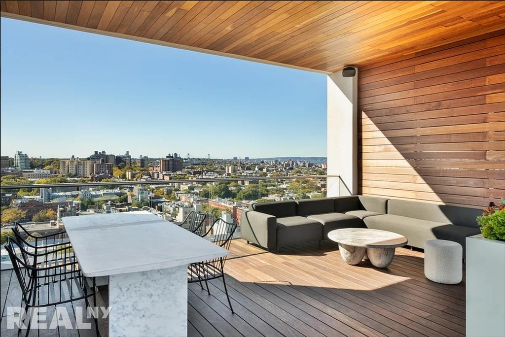 Atlantic Avenue - Photo 10