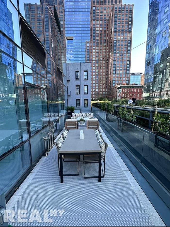 West 28th Street - Photo 7