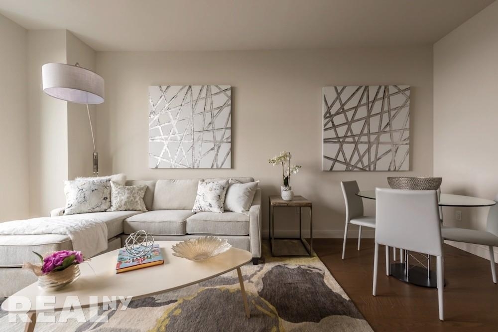 West 31st Street - Photo 1