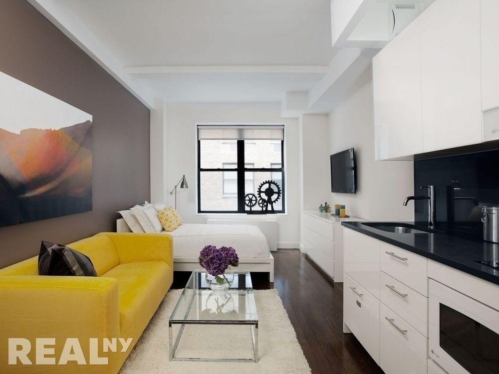 West 91st Street - Photo 3
