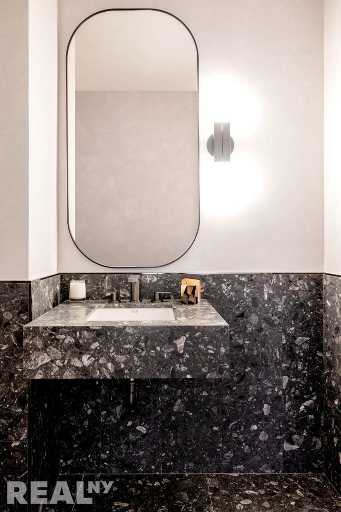 West 60th Street - Photo 10