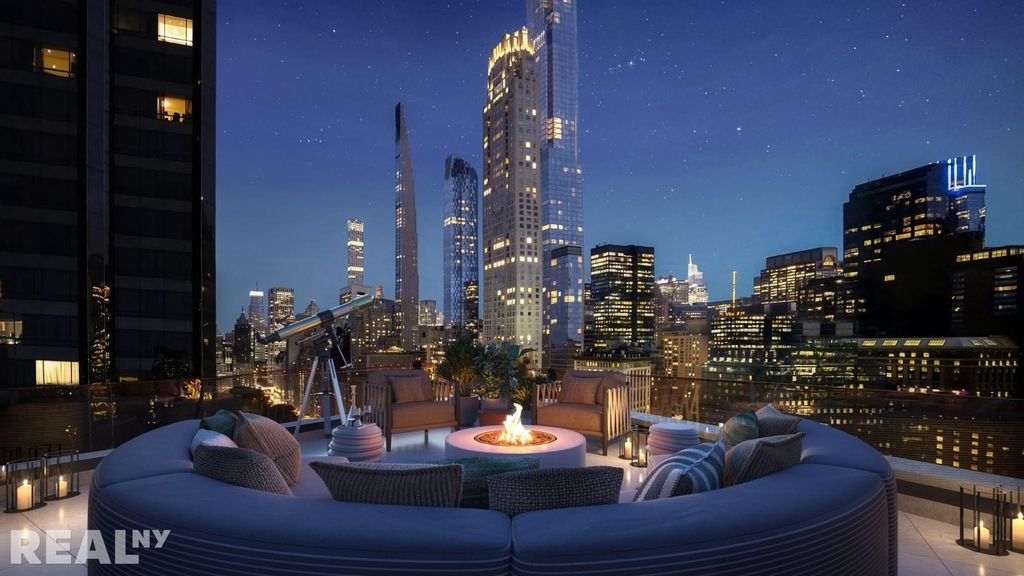 West 60th Street - Photo 9