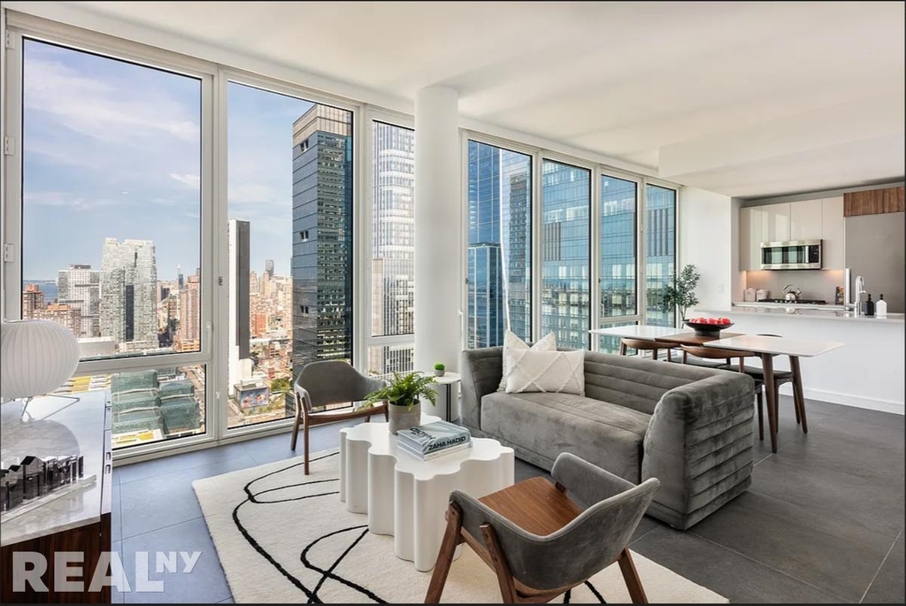 West 30th Street - Photo 1