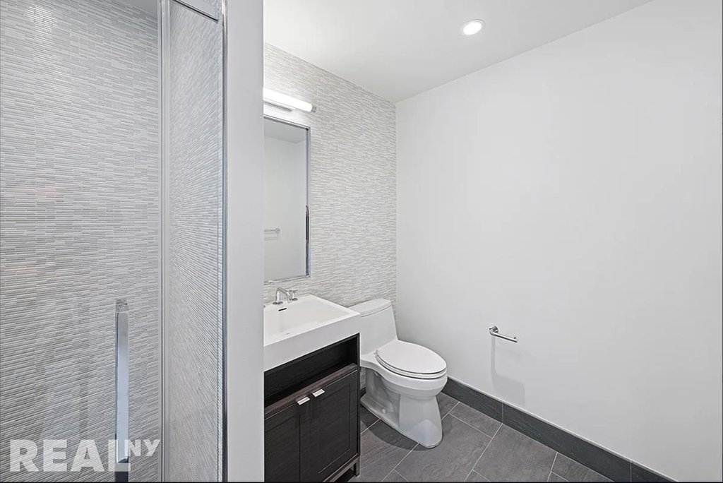 10th Avenue - Photo 2