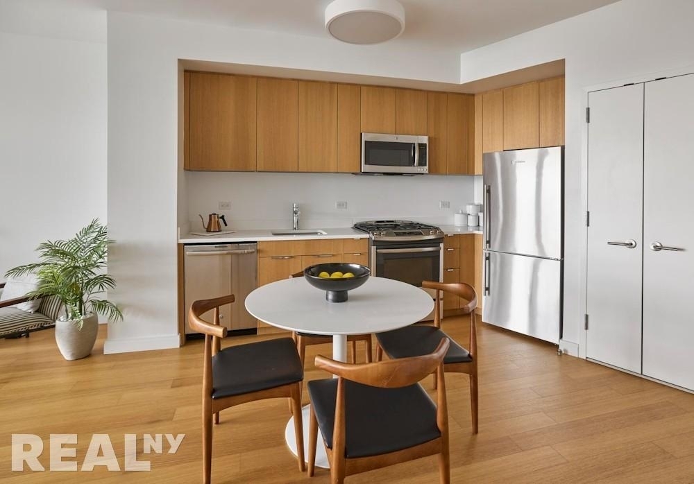 West 57th Street - Photo 3