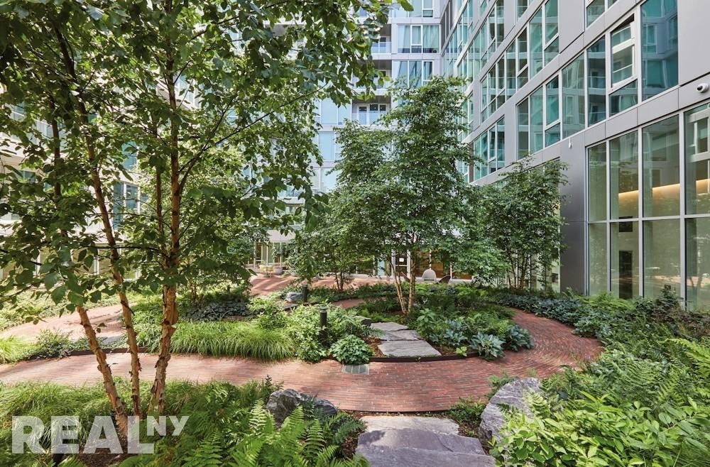 West 57th Street - Photo 7