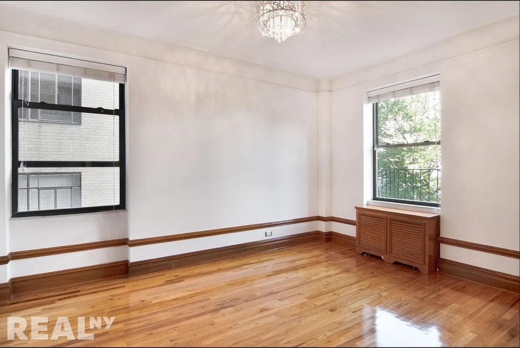 W End Ave - Photo 6