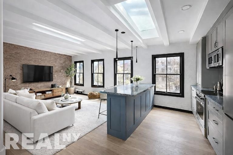 Hudson St - Photo 0