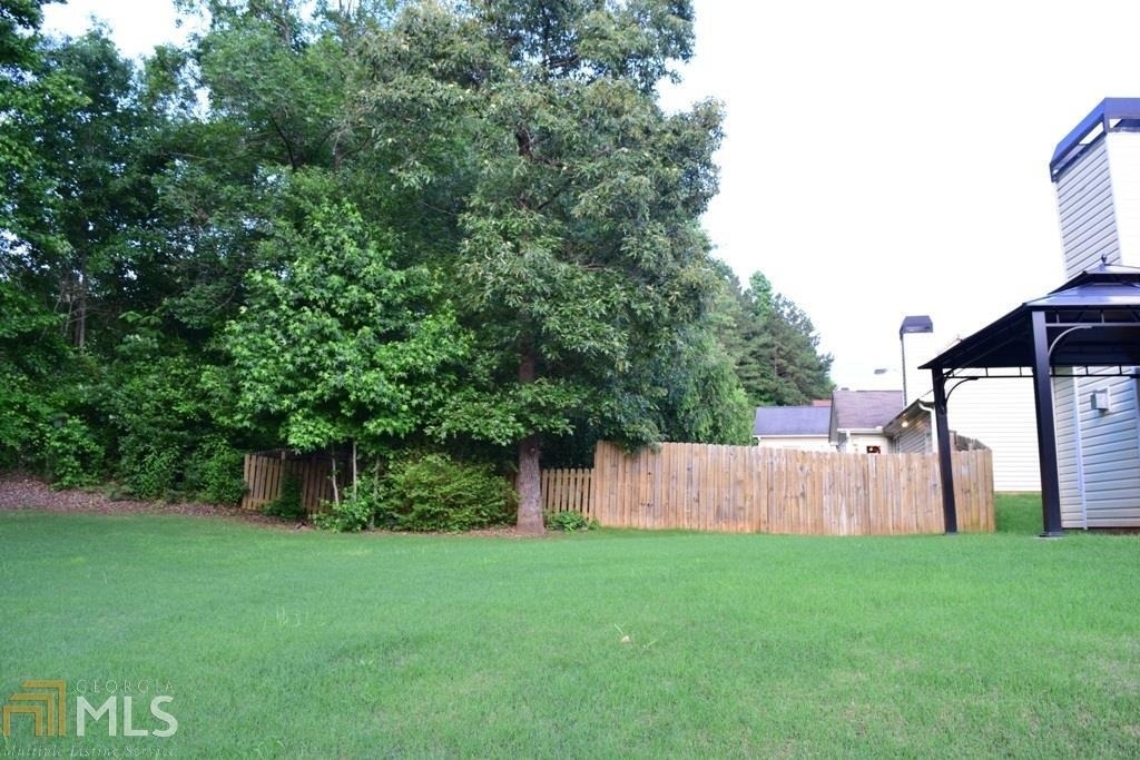 35 Bedford Park Drive - Photo 4