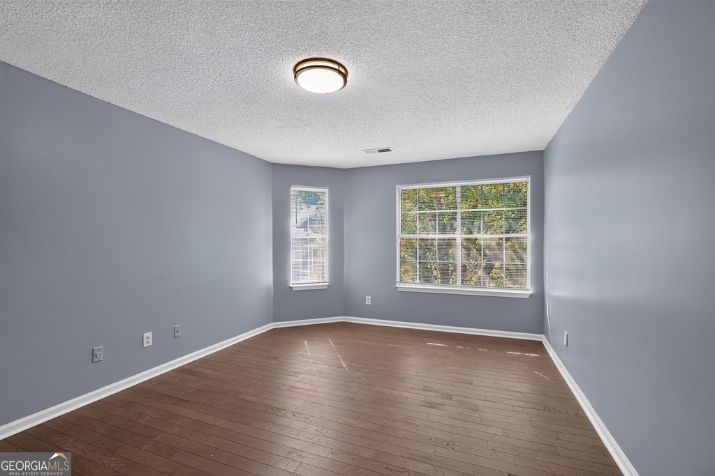 1024 Wiltshire Way - Photo 11