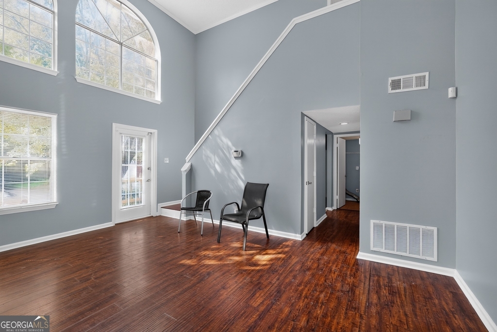1024 Wiltshire Way - Photo 9
