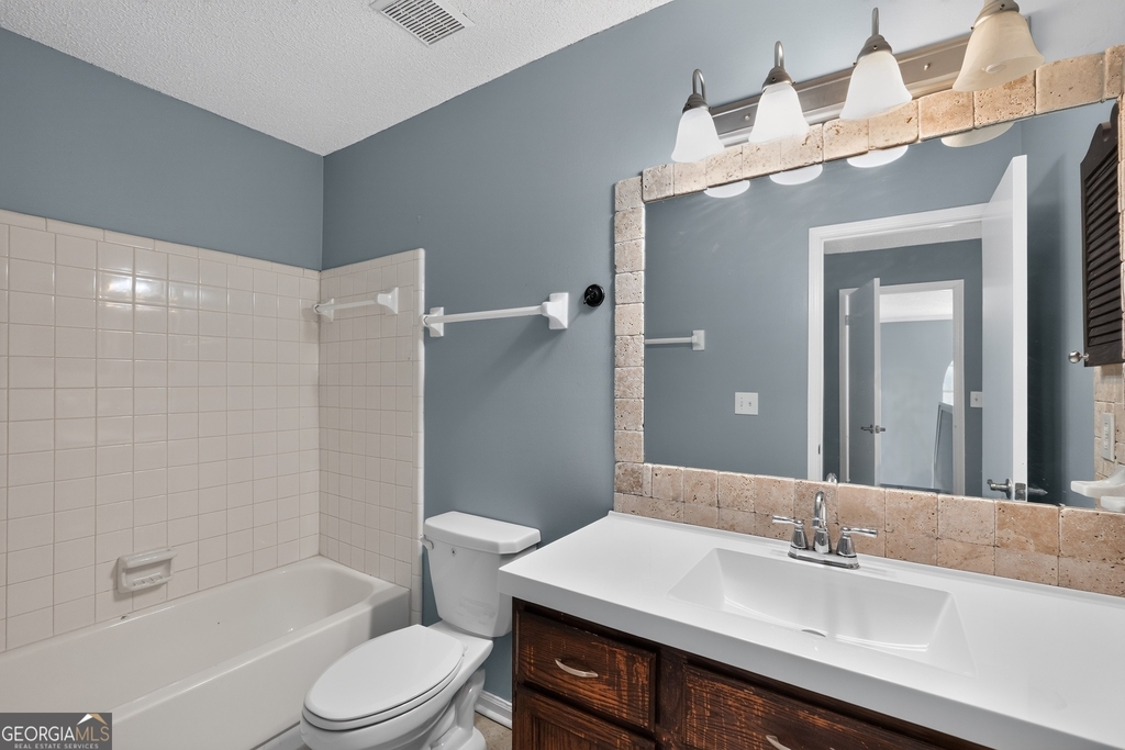 1024 Wiltshire Way - Photo 8