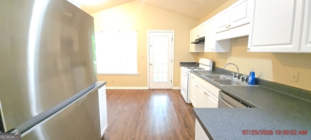 308 J C Court - Photo 3